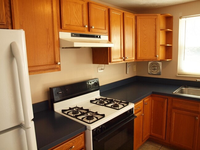 Photo - 4984 Trafalgar St SW