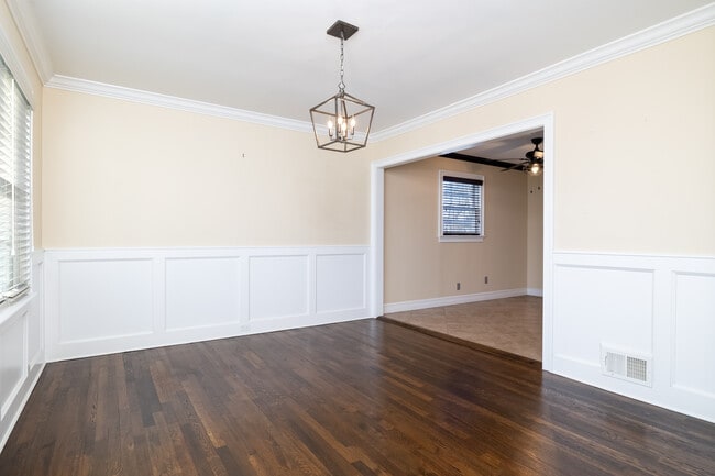 Photo - 762 Caryl St