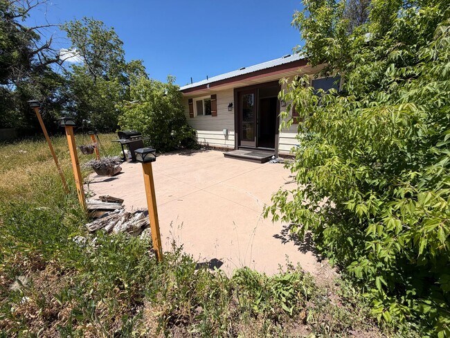 Building Photo - Lease Pending - Victor Duplex