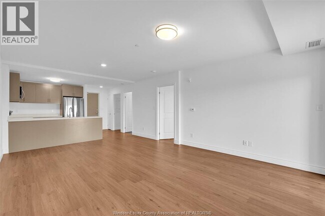 Photo - 1489 Banwell Rd Unit 424