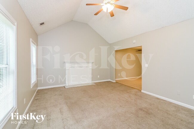 Photo - 6013 Radford Dr