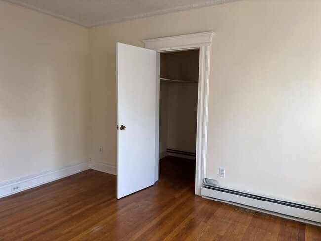 Photo - 478-480 Sanford Ave Unit 3