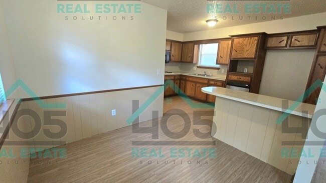 Photo - 3 Bed 2 Bath with ALL the Amenities!