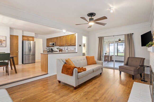 Photo - 2183 Fawnwood Dr SE