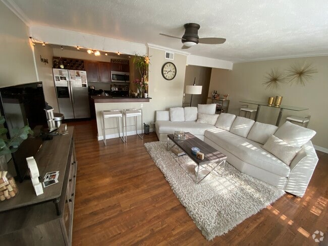 Building Photo - 4727 Jarboe St Unit 25 Rental