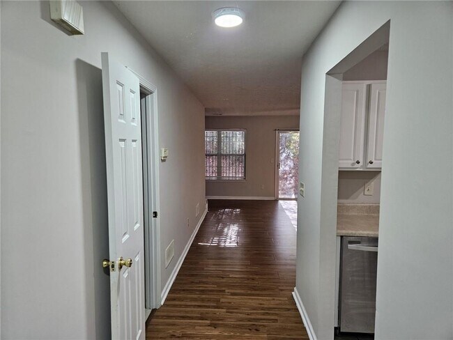 Photo - 2740 Waverly Hills Dr