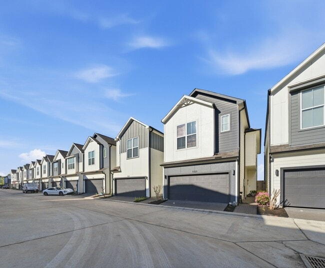 Photo - 5929 Haring Ln