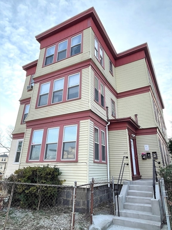 Building Photo - 620 Norfolk St Unit 2
