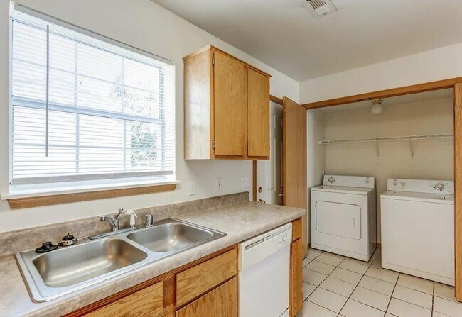 Pleasant Woods Townhomes
