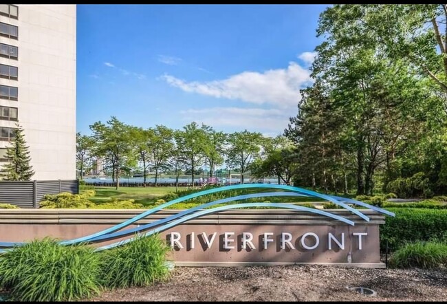 Complex entrance - 300 Riverfront Dr Condo Unit 12H