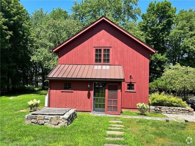 Building Photo - 122 Spectacle Ln Rental