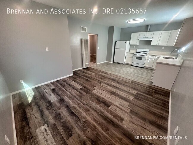 Photo - Cozy 2 Bed, 1 Bath Duplex in Downtown San ...