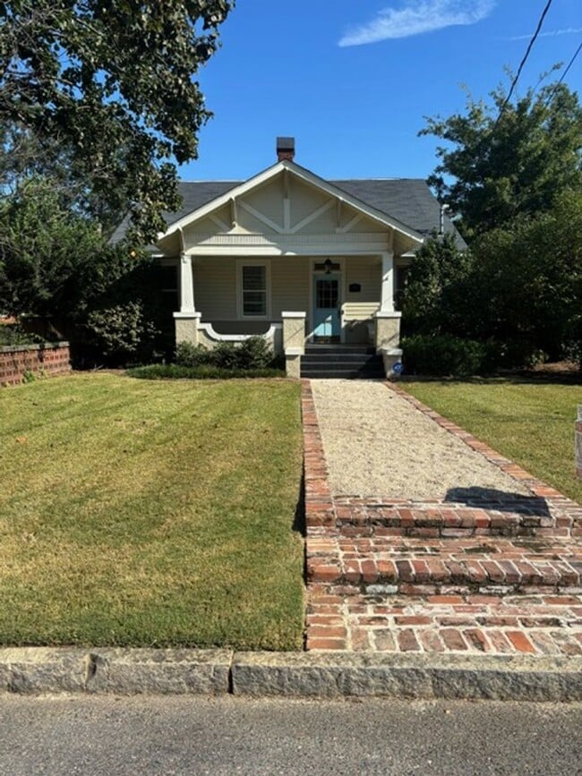 Building Photo - Craftsman style bungalow on the Hill. Reno... Rental
