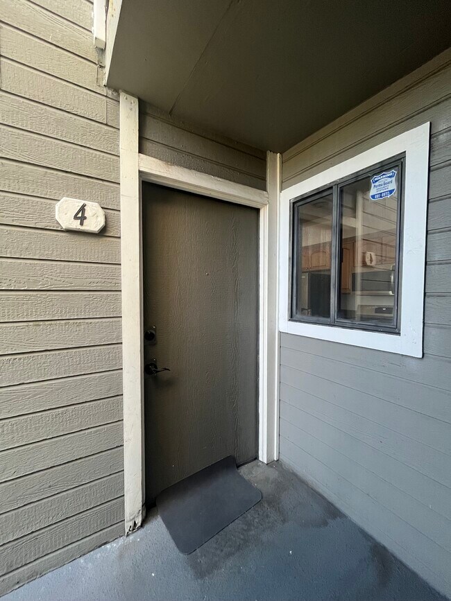 7307 Haskell Ave Unit 4
