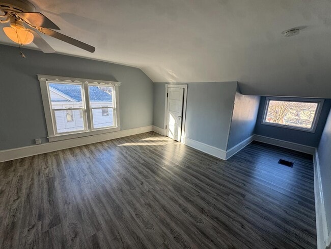 Photo - 602 E Grove St