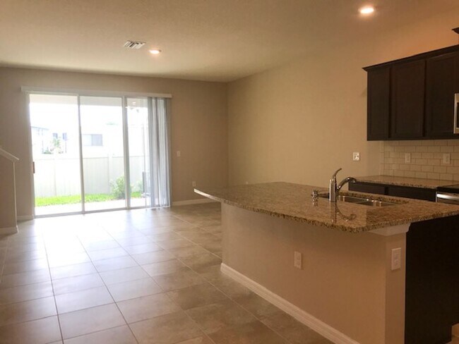 Photo - 3/2.5 GATED COMMUNITY - TOWNHOUSE - GREAT SCHOOLS IN PALMER RANCH