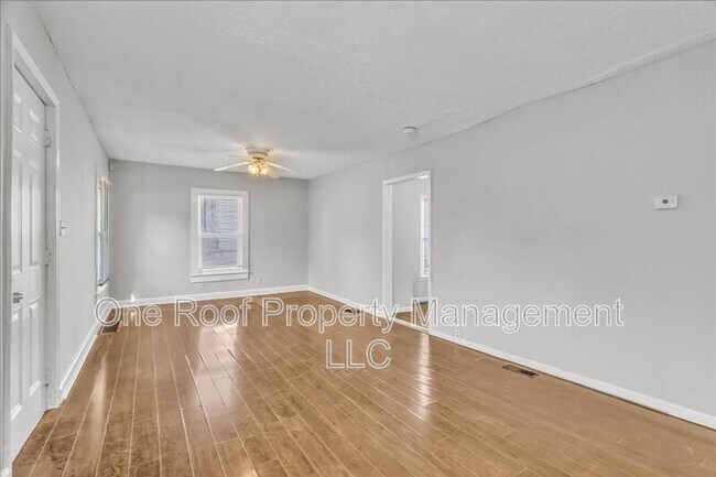 Photo - 2130 E 83rd St