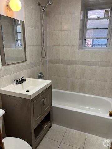 Building Photo - 323 Eldert St Rental
