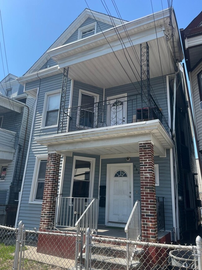 Photo - 960 Madison Ave Unidad 1