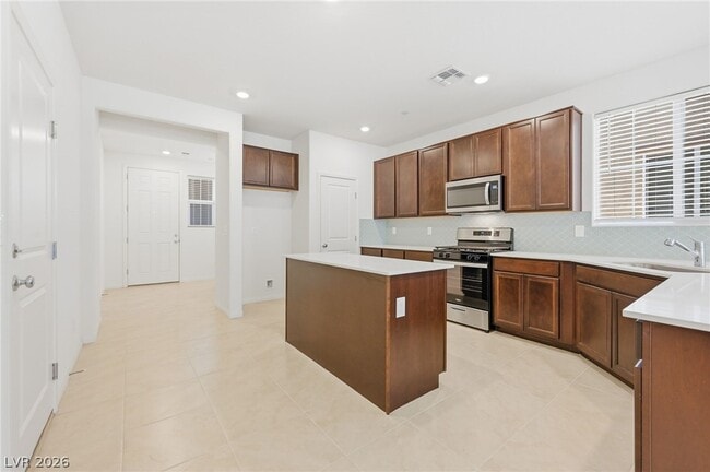 Photo - 3765 Osiris Ave