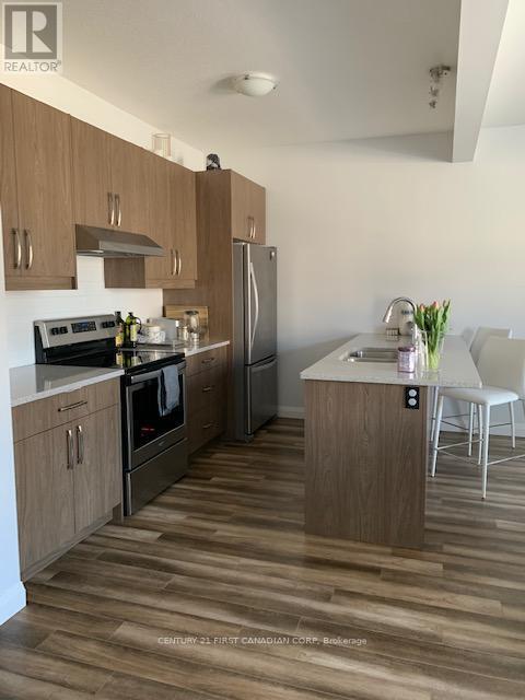 Photo - 827 Kleinburg Dr