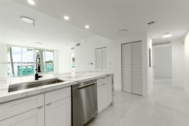 Photo - 7914 Harbor Island Dr Unidad 106