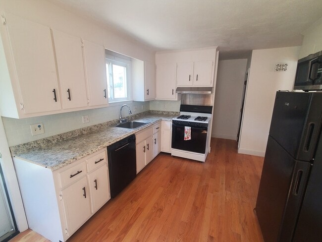 Photo - 135 Ashcroft St Unit 1