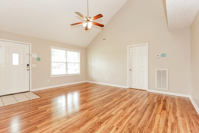 Photo - 9010 Lomond Dr