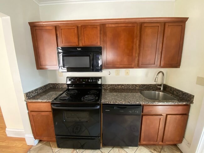 Photo - 922 S State St