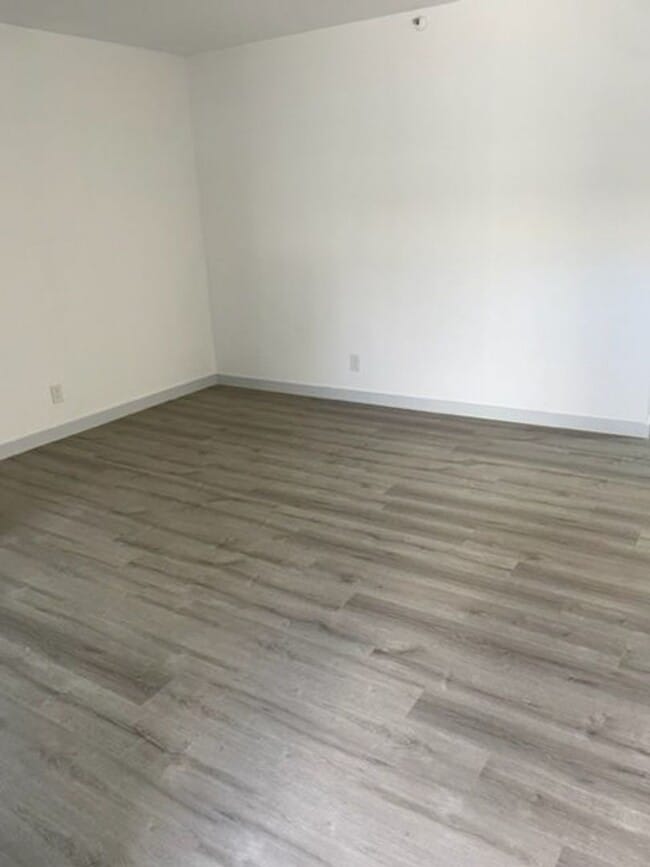 12020 Grevillea Ave