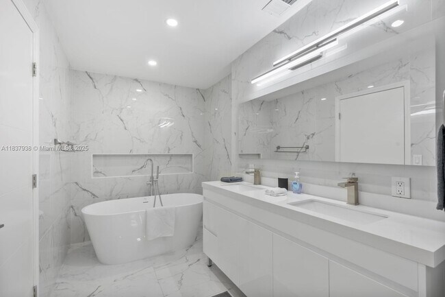 Photo - 1247 Jackson St