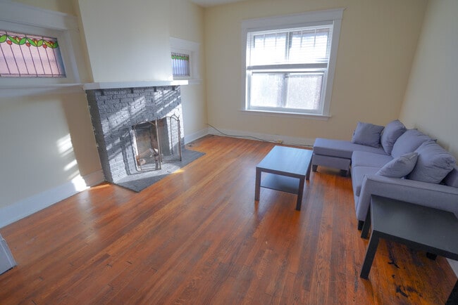 Photo - 6011 Waterman Blvd