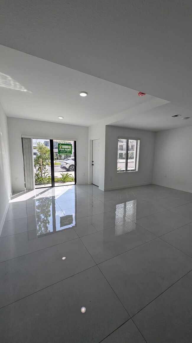 Photo - 14559 SW 261 St Ter