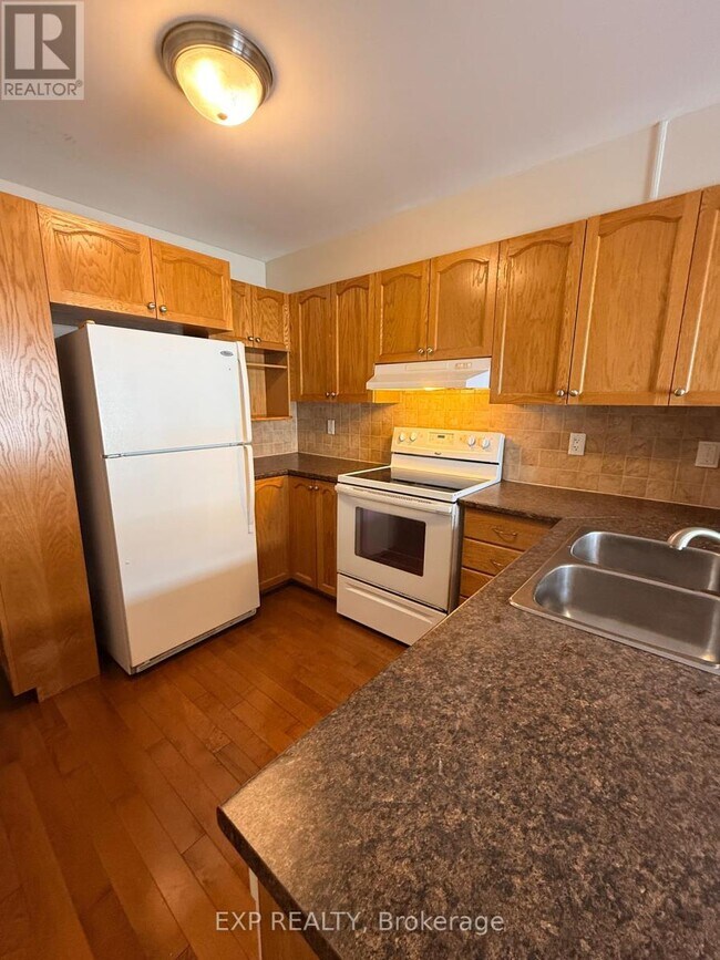 Photo - 265 Paseo Private