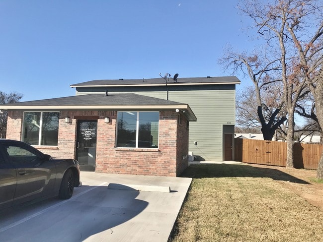 Comanche Townhomes - Comanche Townhomes