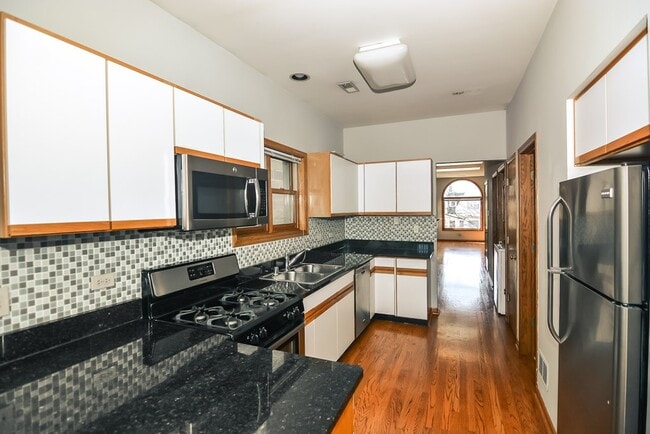 Photo - 3721 N Janssen Ave Unit J04P