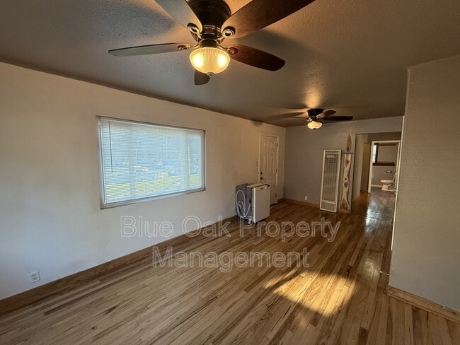 Photo - 620 W 4th Ave