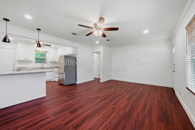 Photo - 1107 W Hanna St