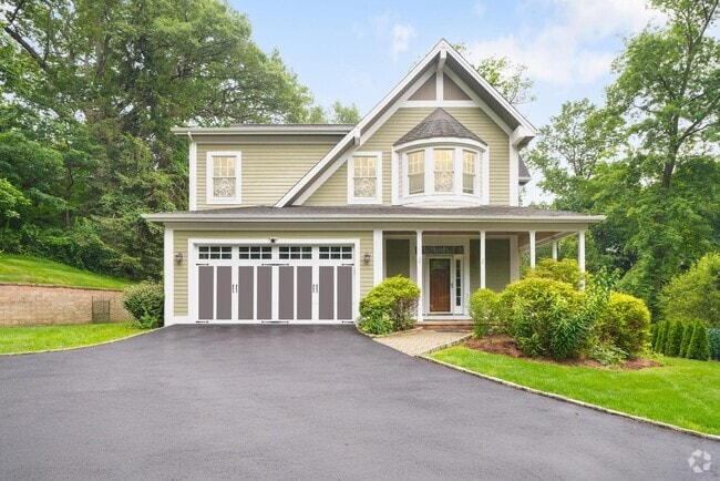 Building Photo - 699 Ardsley Rd Rental