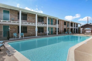 Photo - 1437 Cavender Dr