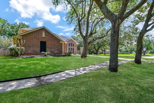 Photo - 6335 Oakburl Ln House