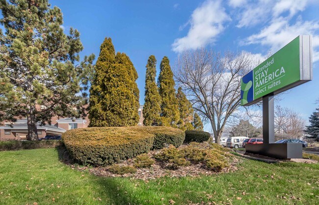 Furnished Studio-Chicago - Westmont - Oak Brook
