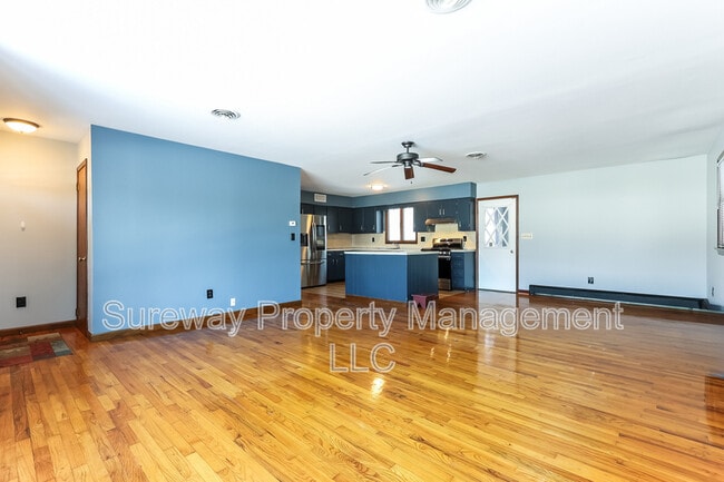 Photo - 486 Mercer St