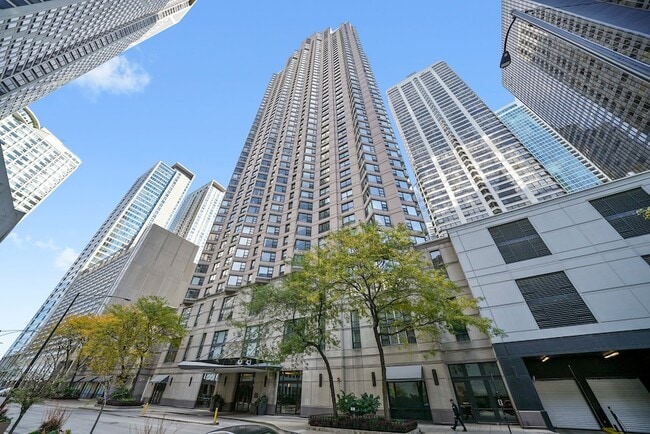 Building Photo - 401 E Ontario St Unit 1605