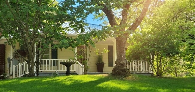 Photo - 696 Keetor Rd