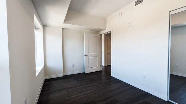 Photo - One Plus Den, One Incredible View Unit 601