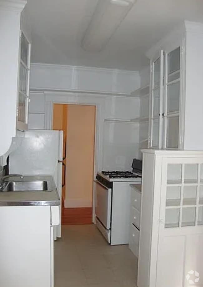 Building Photo - 23 Chauncy St Rental