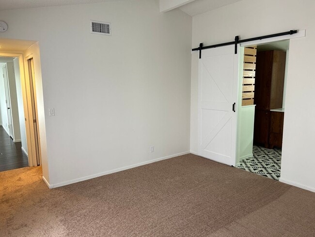 Building Photo - Rossmoor Home for rent. 3 bedrooms 2 baths.