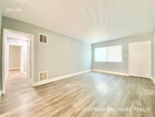 Photo - 3105 S Durango Ave Unidad 4