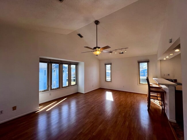 Photo - 622 Pinewood Dr